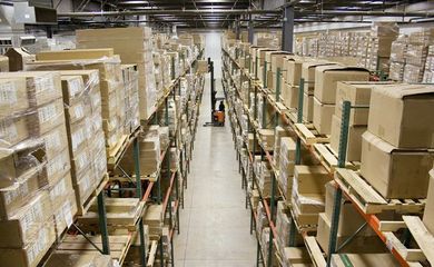 跨境電商第三方倉(cāng)儲(chǔ)代發(fā)貨 低成本與高效率的倉(cāng)儲(chǔ)解決方案